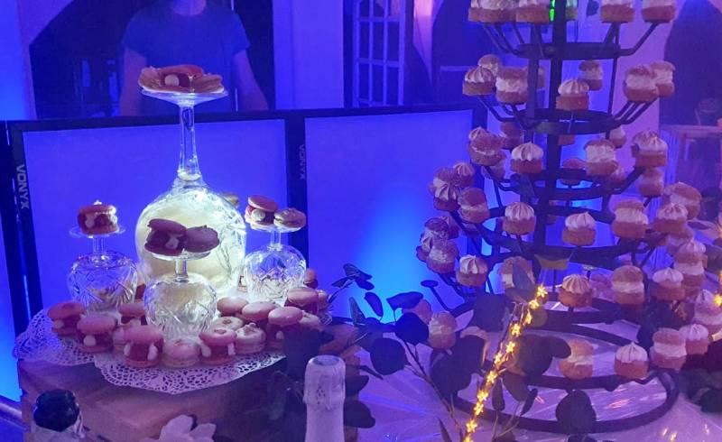 Le menu Prestige : un Lunch Dinatoire avec Plat chaud pour votre réception de mariage