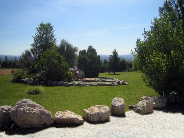 Vos Photos de Mariage dans votre domaine à proximité d'Aix en Provence avec vue sur la Sainte Victoire